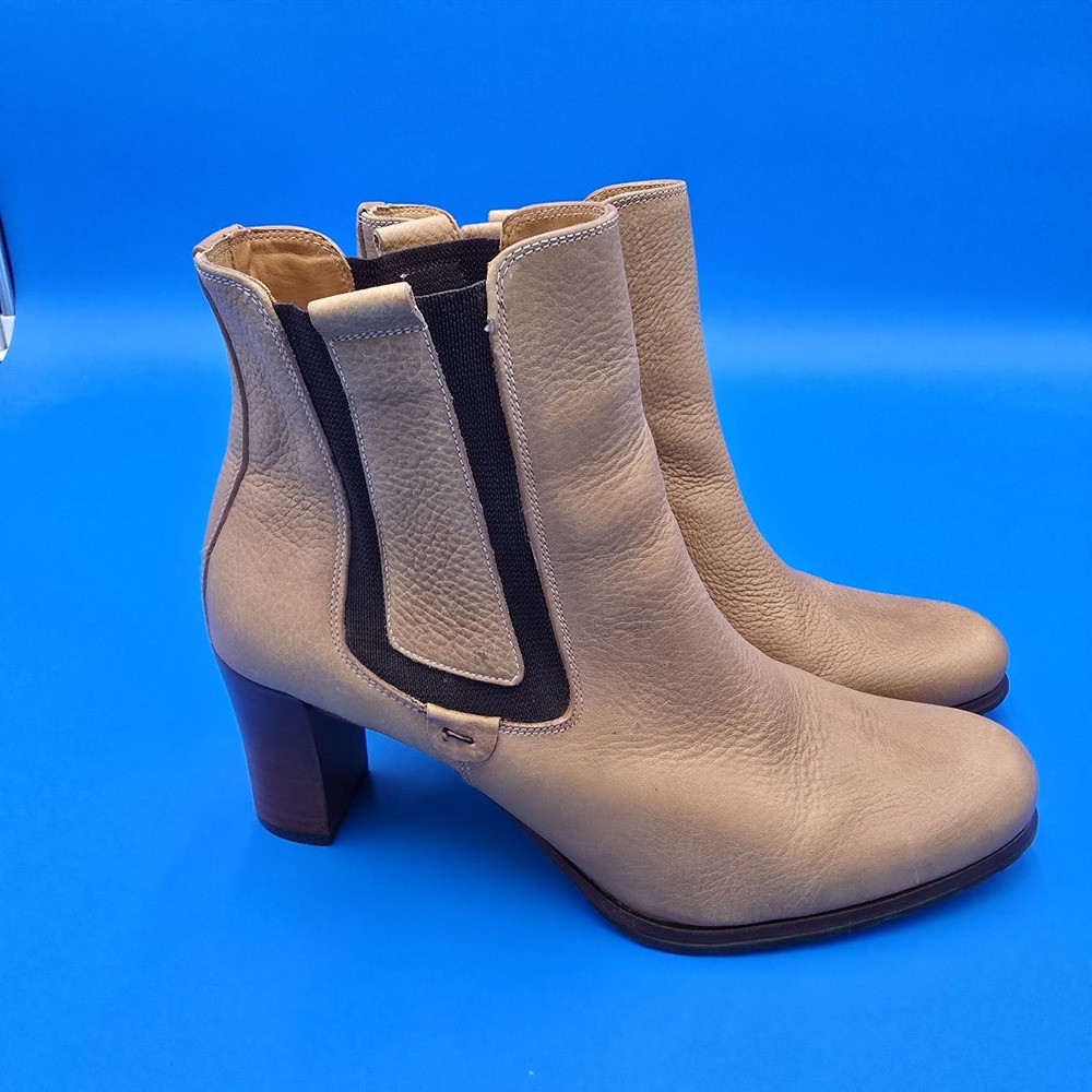 Cole Haan Brown Leather Heel Booties Womens Size 9B Vibram Sole Comfort Boot EUC